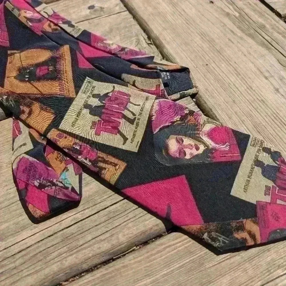 Vintage 1970s Eaton silk tie with old records LP design